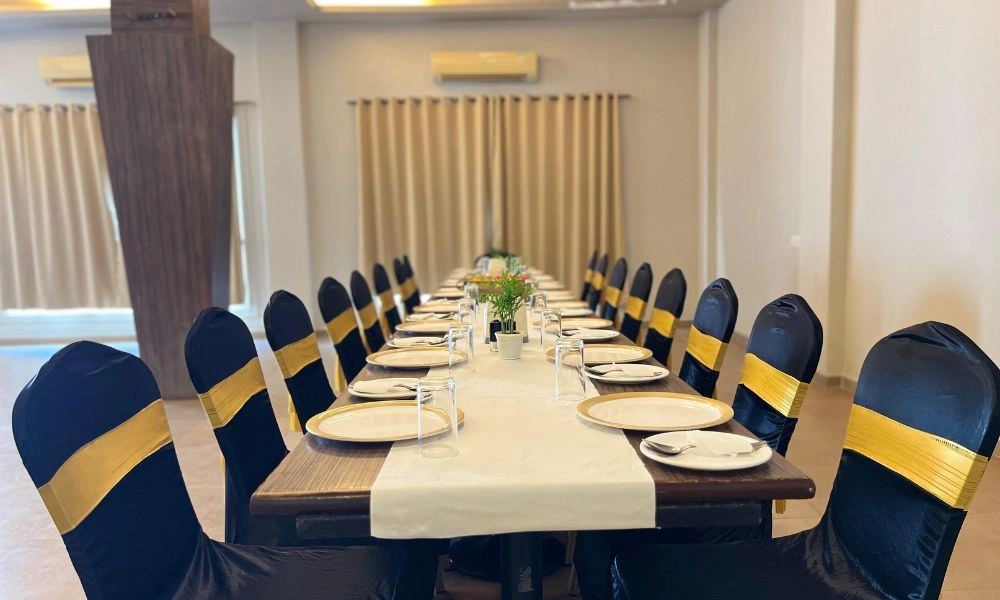 Fine Dining Table Setup