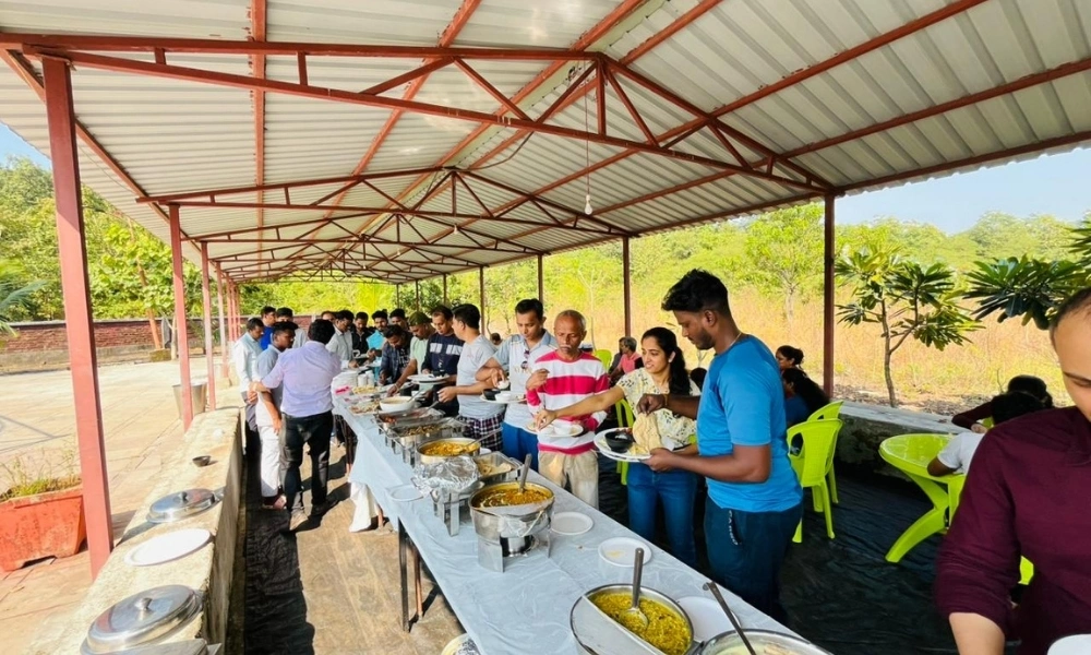 Outdoor Buffet Dining Setup