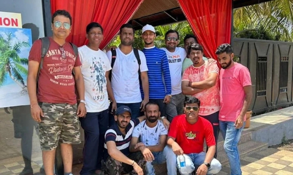 Group Photo & Guest Gathering