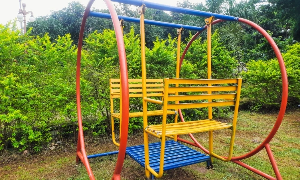 Outdoor Swing Seating Area