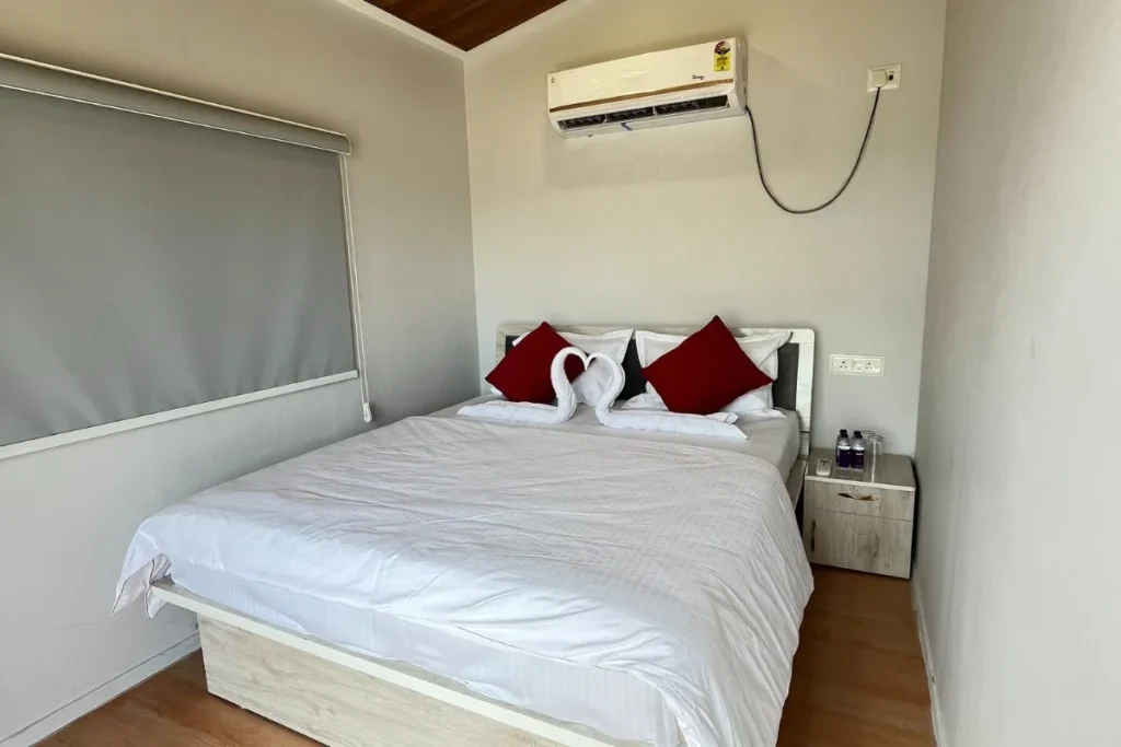 Bay Pod With Balcony