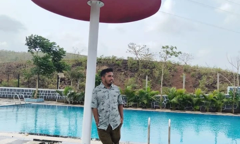 Poolside Relaxing View with Umbrella Shade