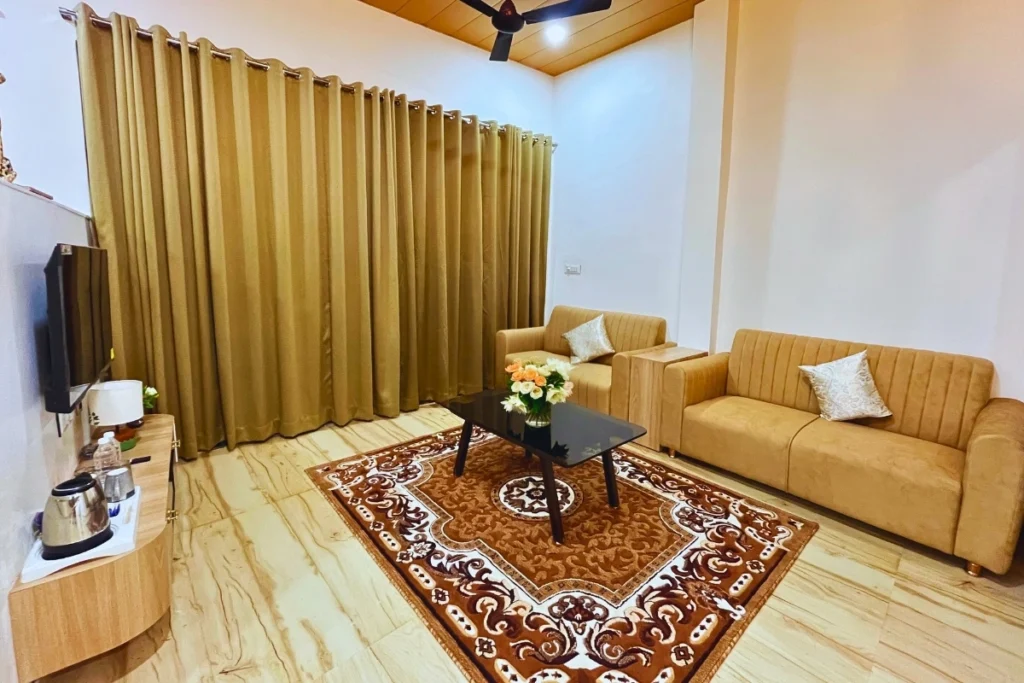 Lake View Luxury Suite
