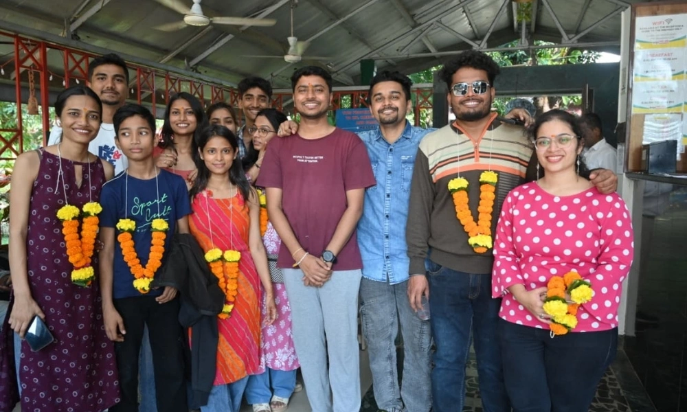 Guest Welcome Group & Celebration Moment