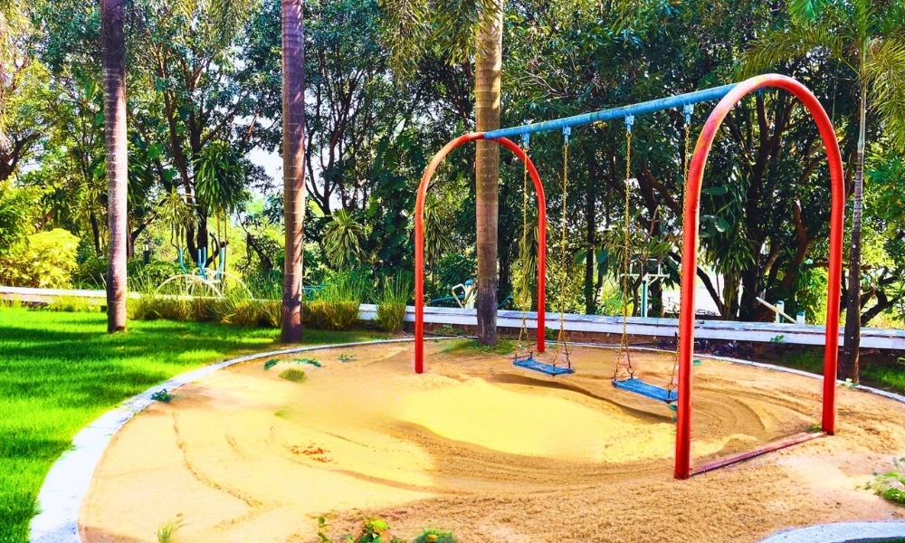 Kids Swing Play Area