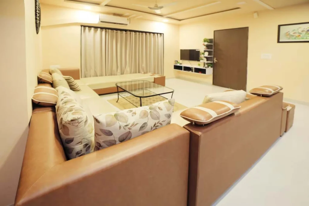 Cozy Living Room with Sofa Seating