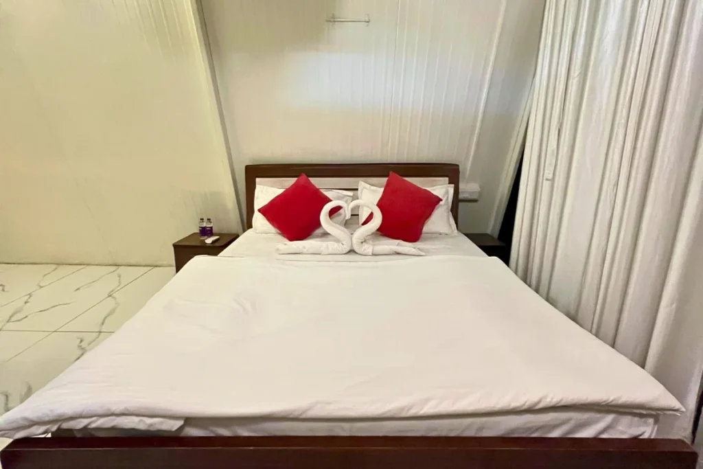 Budget Pods Room