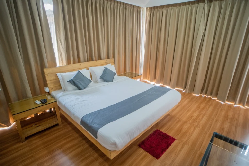 Regal -Room