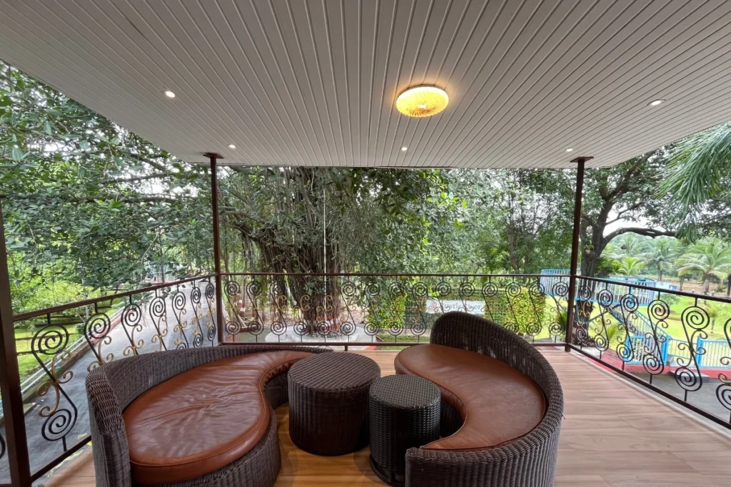 Dolphin Villa - Garden View