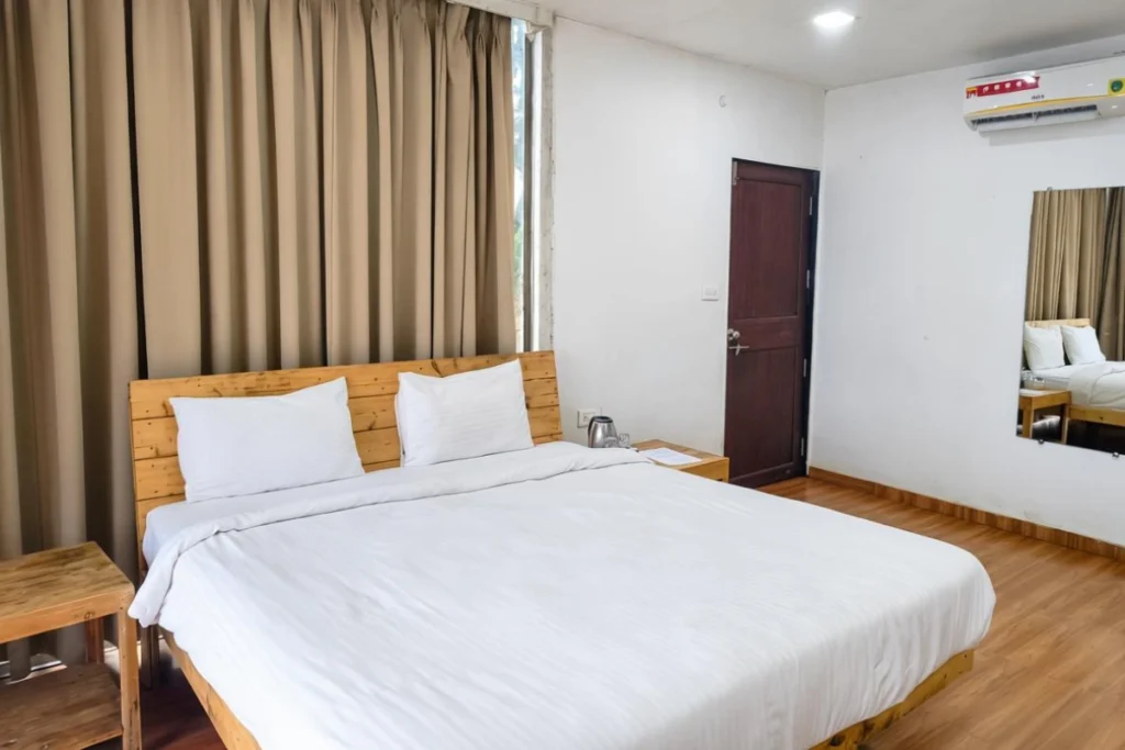 Armani - Room