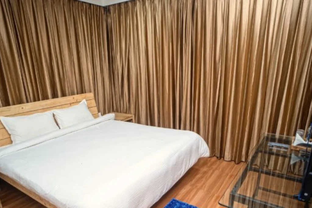 Regal - Room