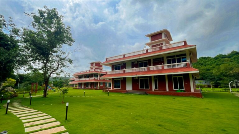 Selborne Grand Heritage 15 BHK Villa