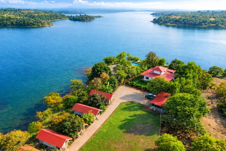 Shvas Island Resort