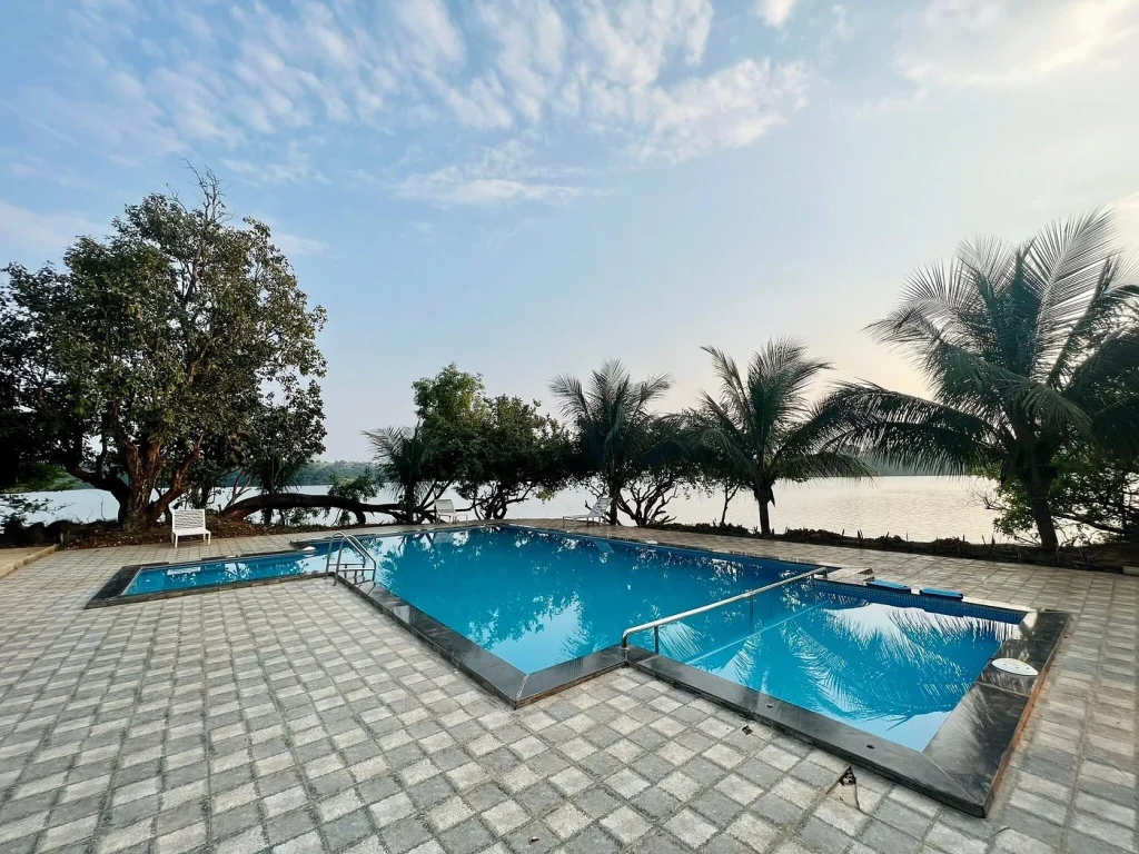 Infinity Pool Huge Deck