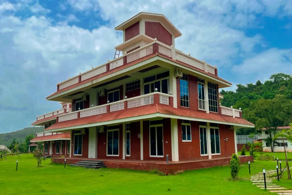 Crest 6 BHK Pool Villa