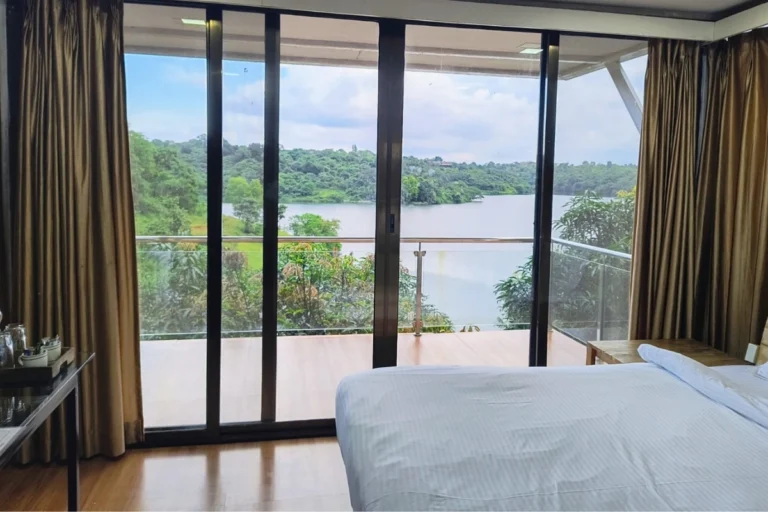 Book Luxurious and Comfortable Rooms For Your Perfect Getaway.