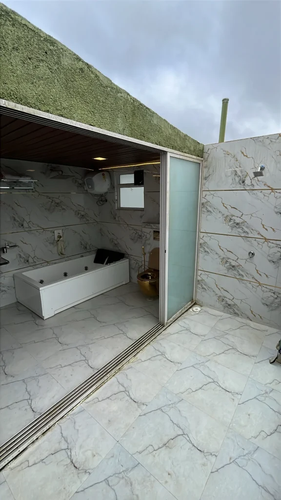 Bathtub